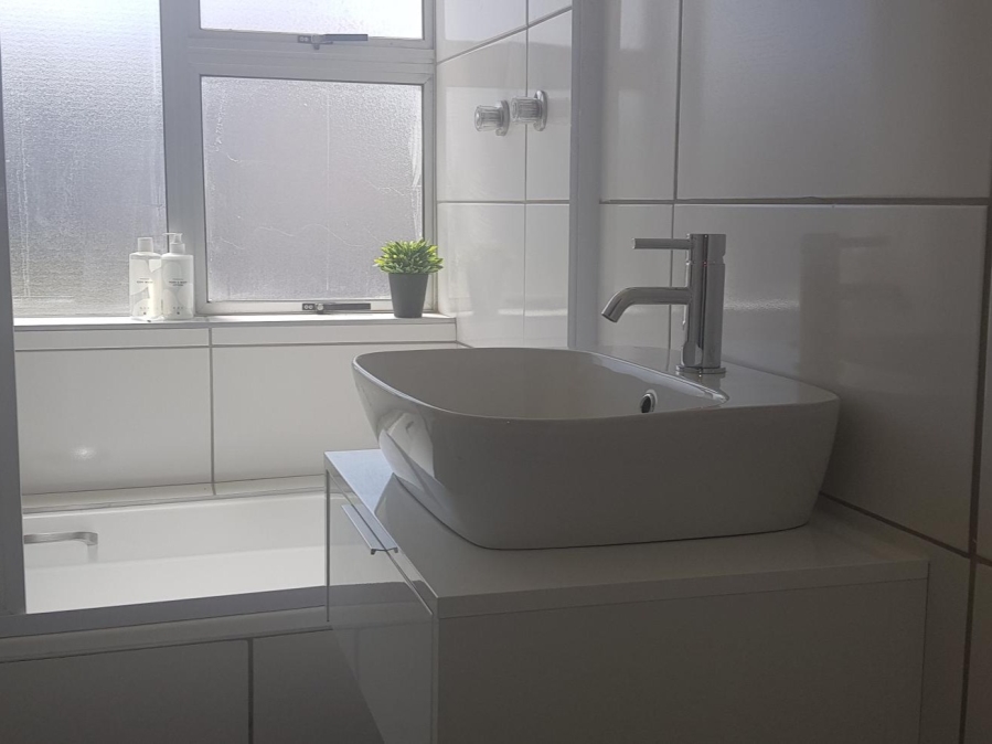 To Let 2 Bedroom Property for Rent in Big Bay Western Cape